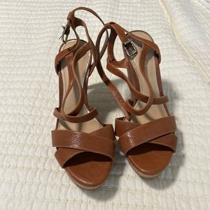 Brown Gianni Bini Wedges size 8. Brand new!!